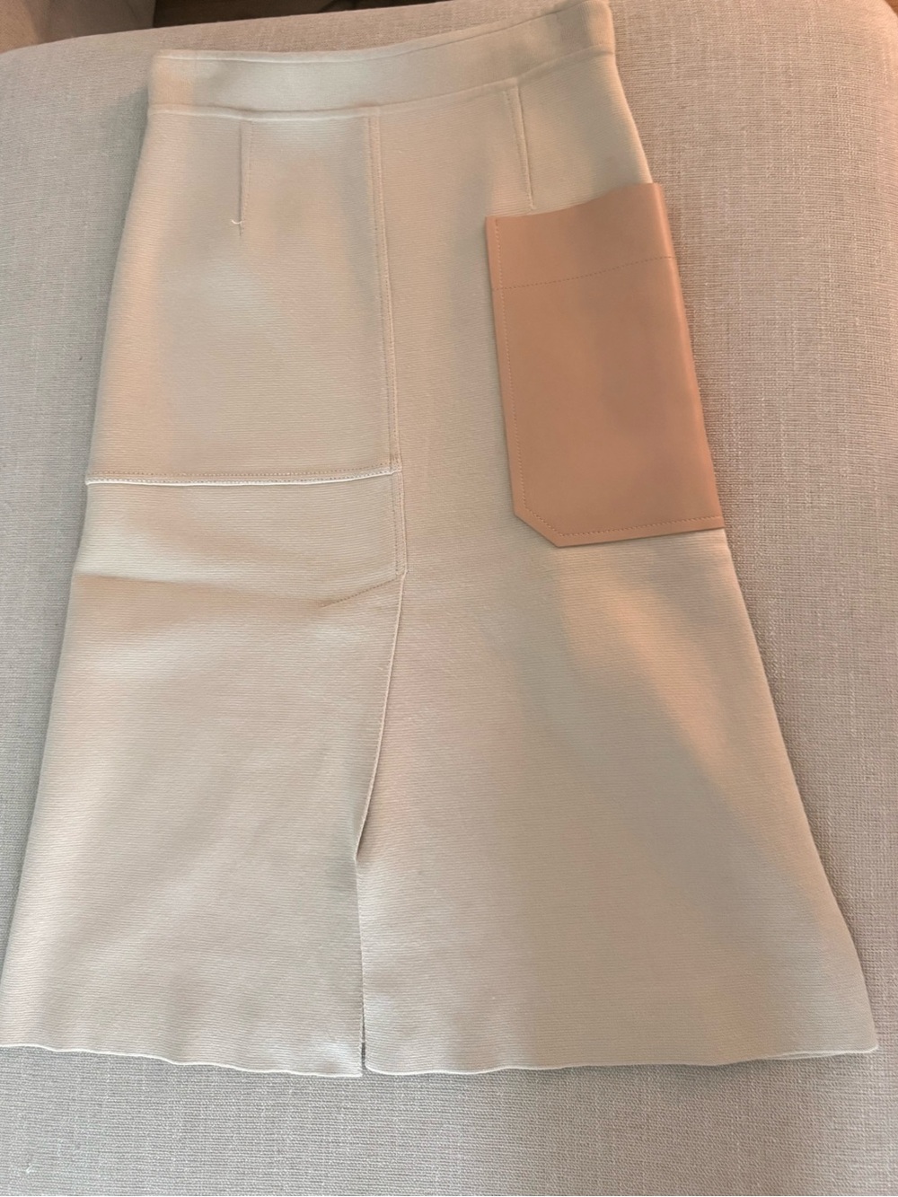 Sportmax Cream A-Line Skirt with Nude Contrast Pocket
